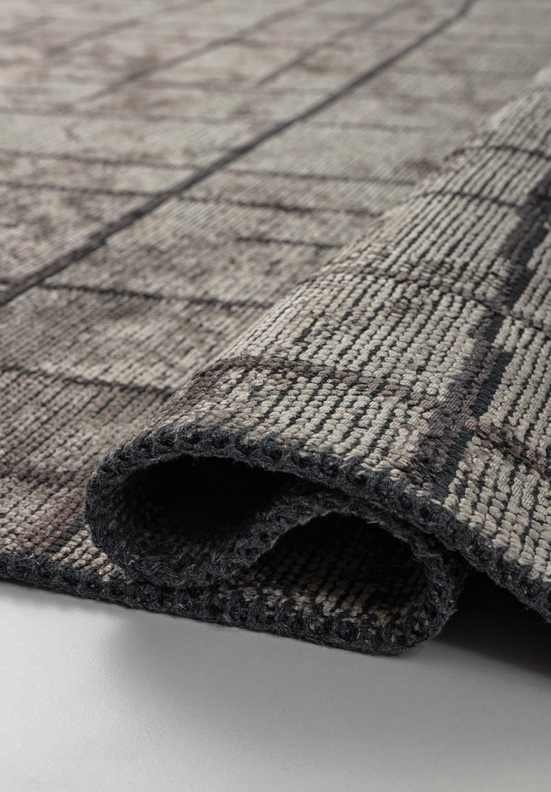 BROOKLYN CHARCOAL - CREAM - DARK GREY RUG - 2