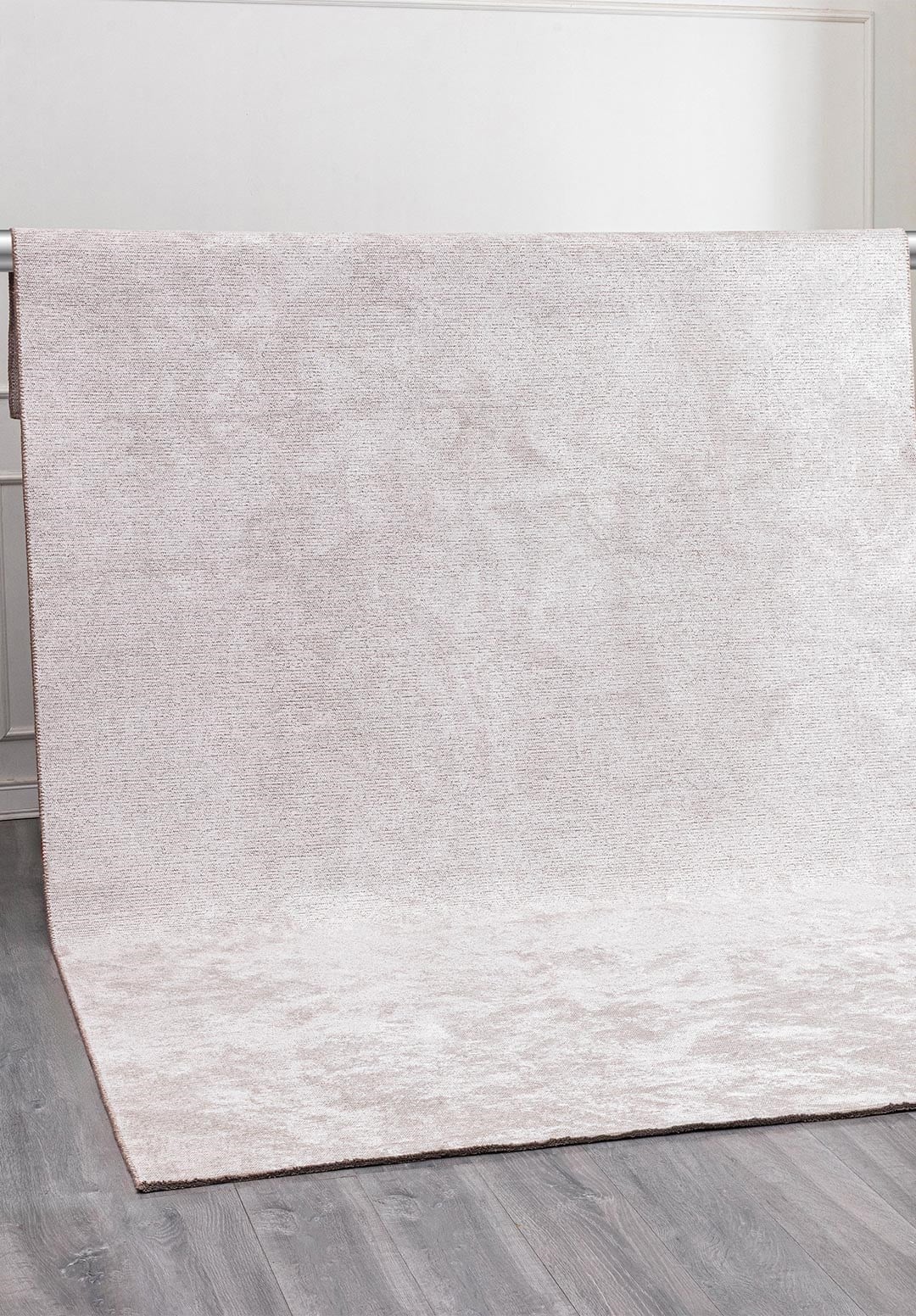 PLAIN WHITE (M) RUG - 4