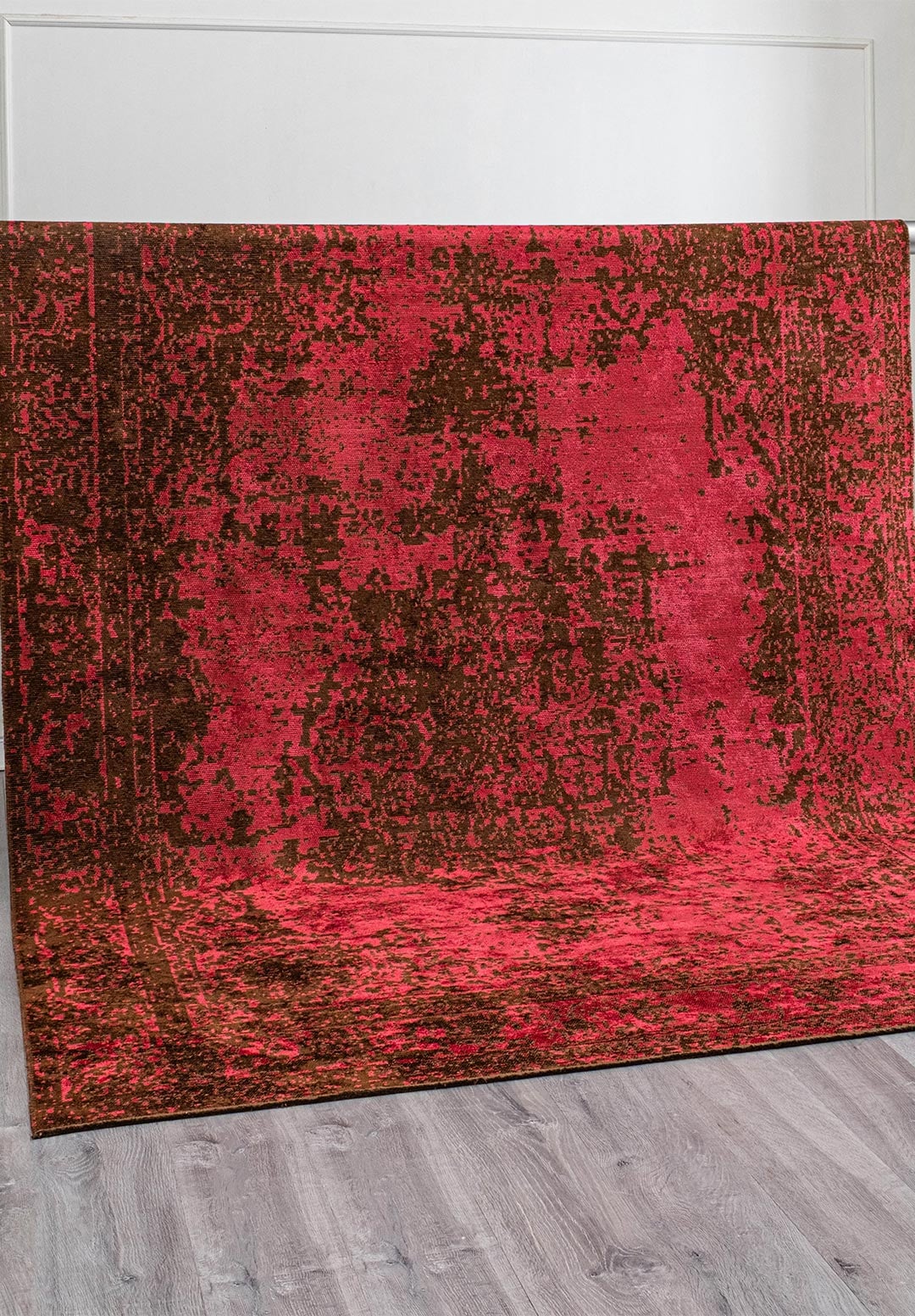 MEDALLION DARK BROWN - MAGENTA RUG - 4