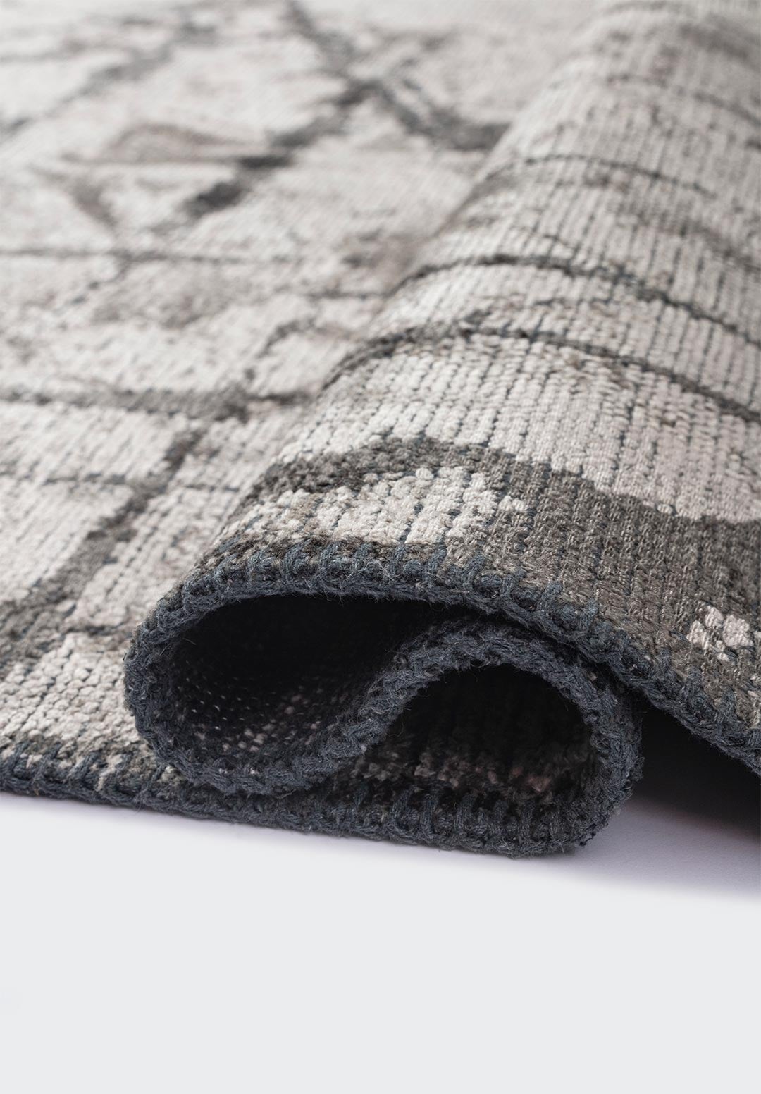 CRACK ANTHRACITE - CREAM RUG - 2