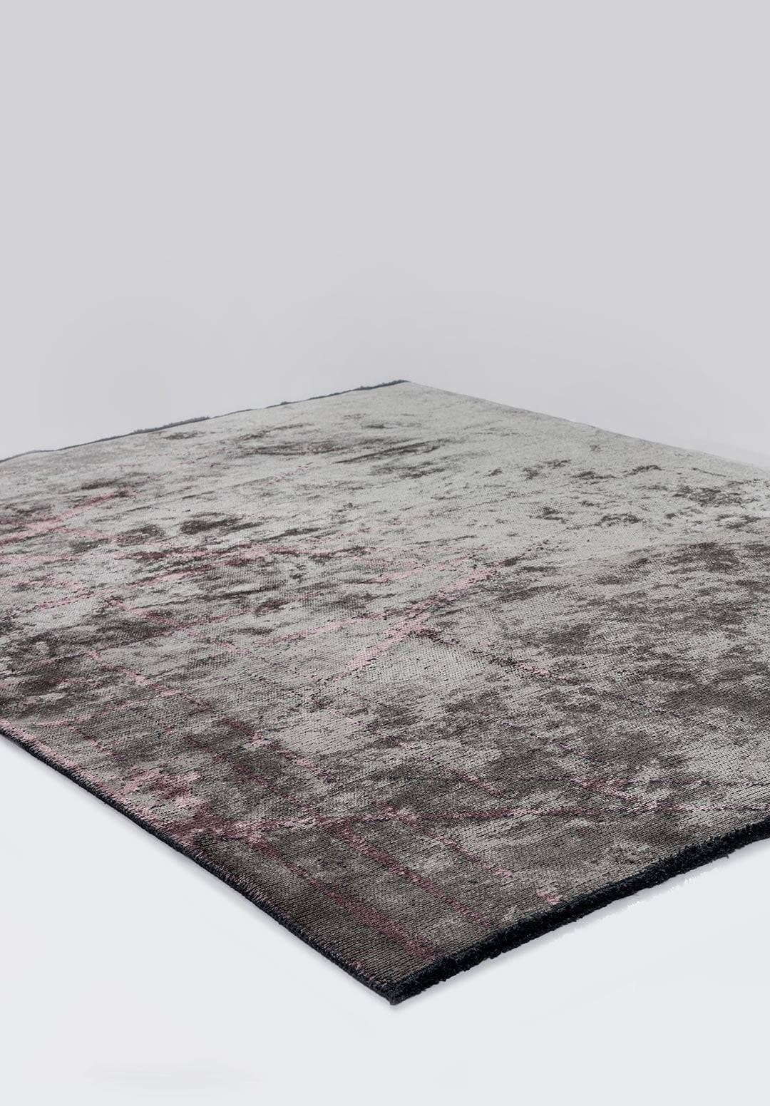 CRACK DAMSON - GREY RUG - 4
