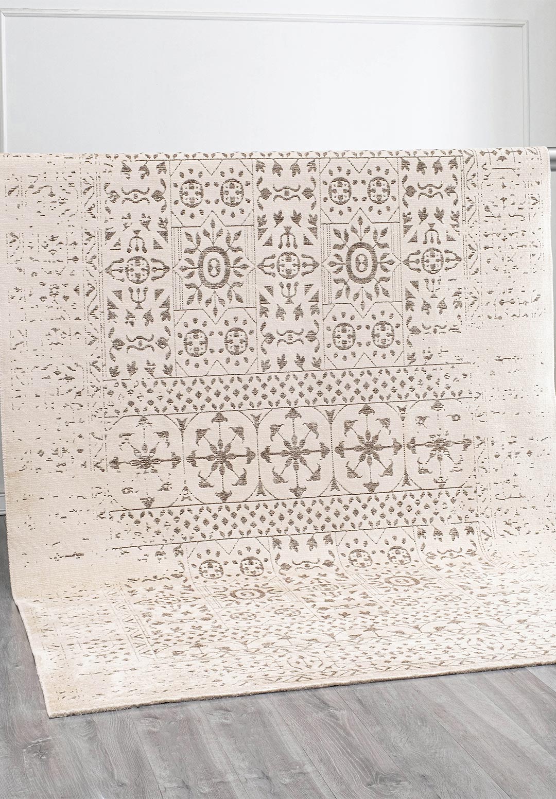 SCRIPT DARK BROWN - CREAM RUG - 4