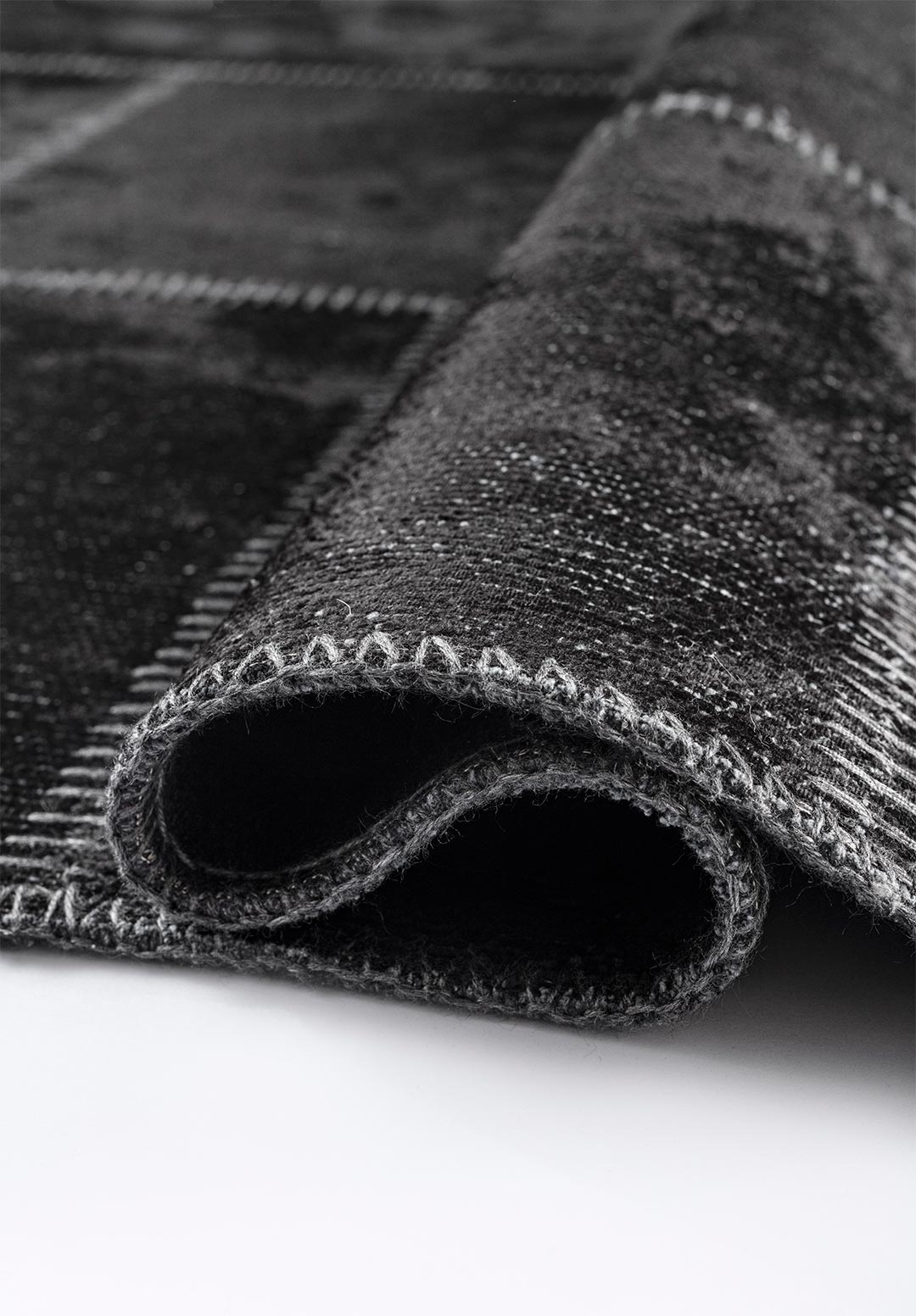 PATCH BLACK RUG - 2