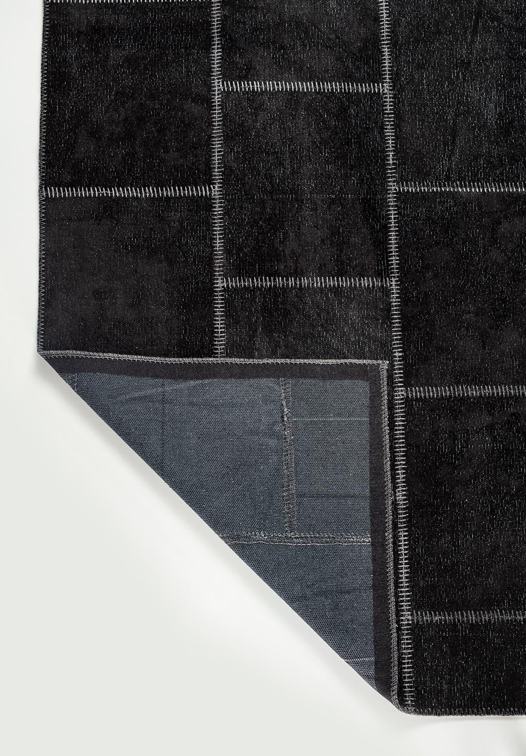 PATCH BLACK RUG - 3