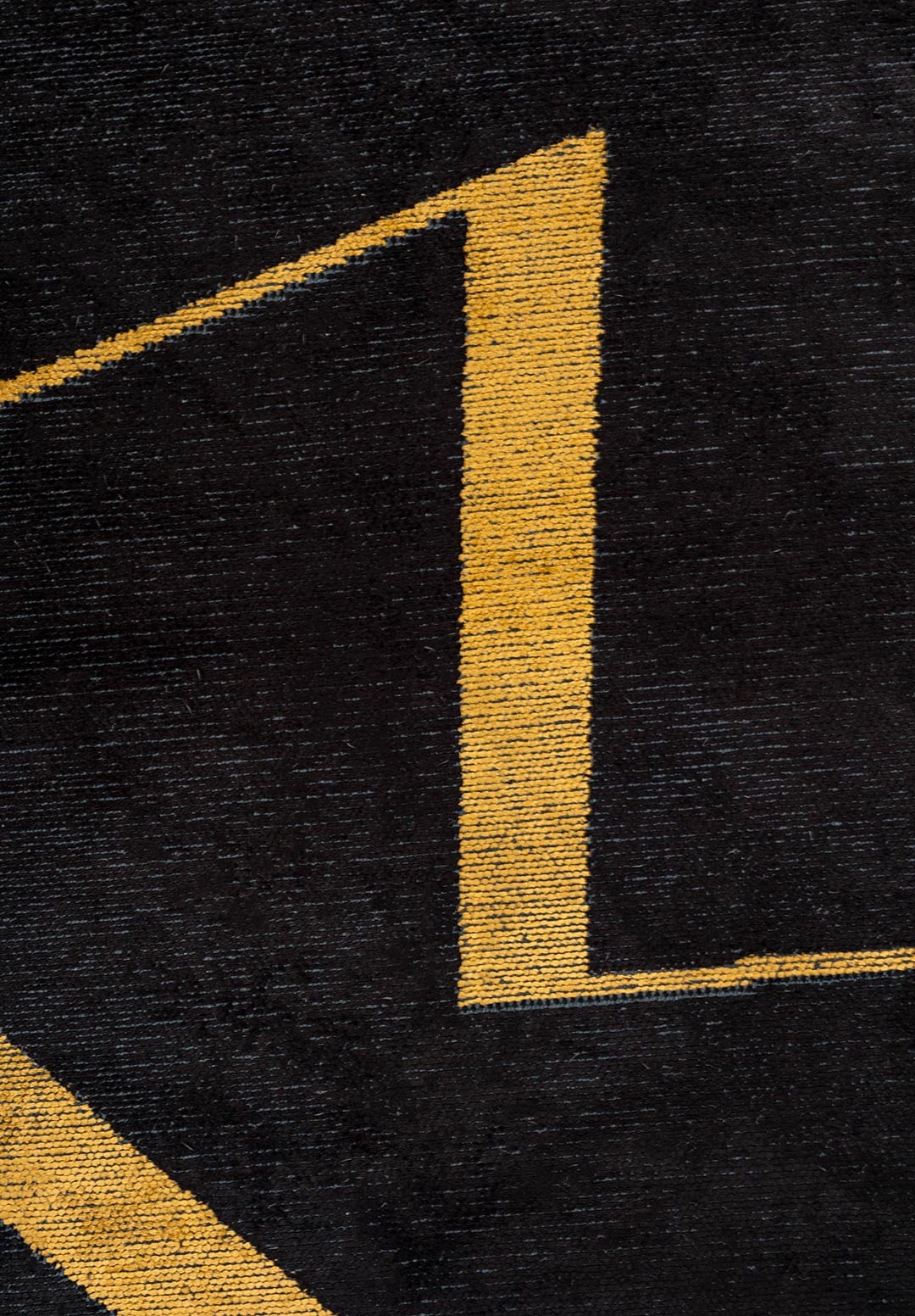 PIPE BLACK - GOLD RUG - 5