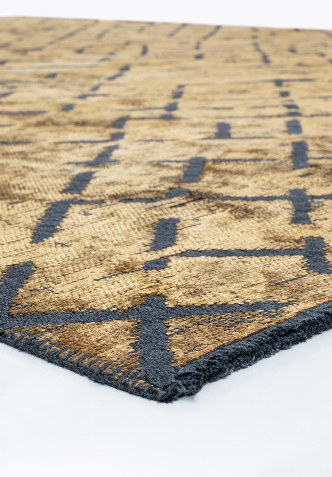 MYSTIQUE GOLD RUG - 4