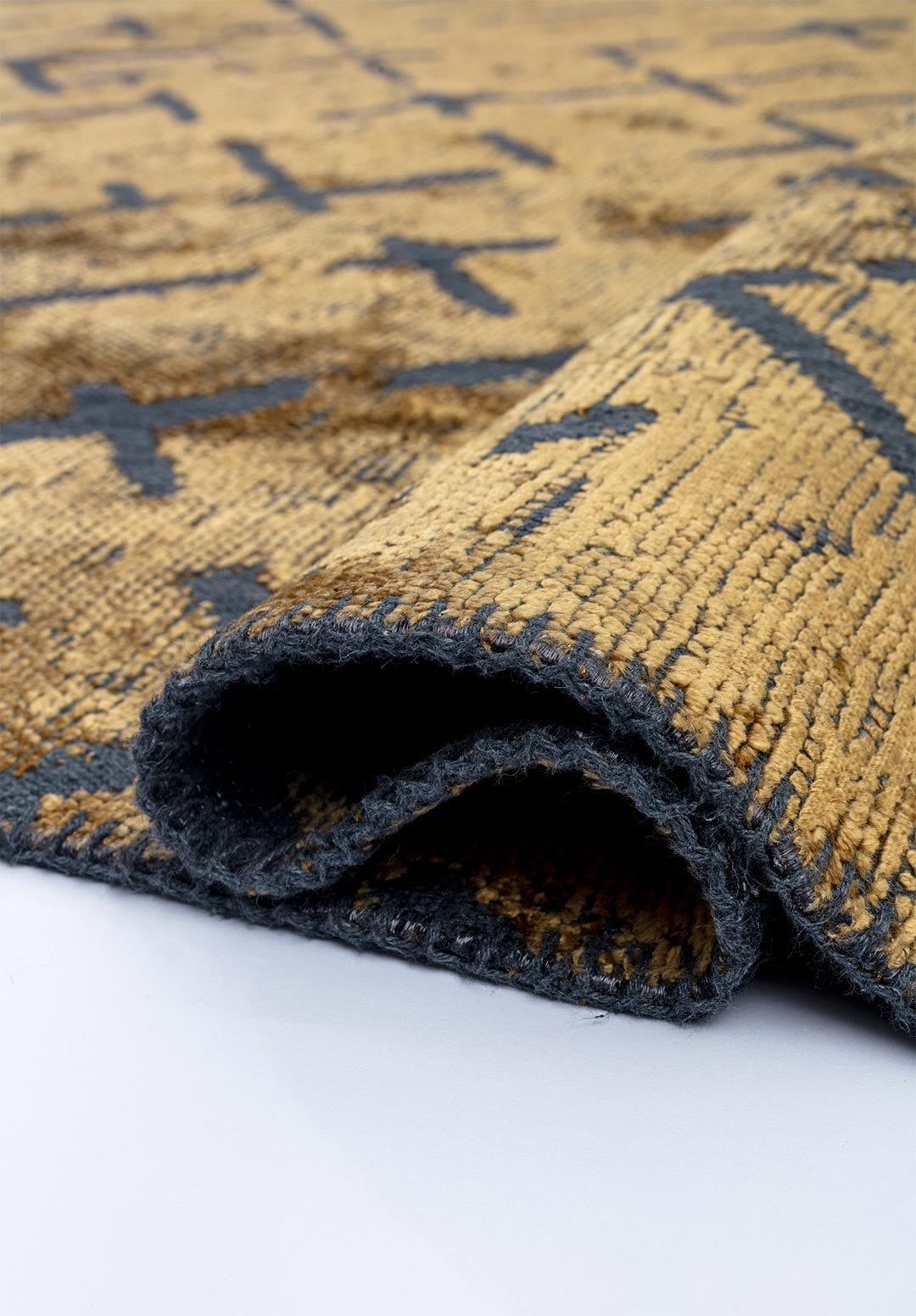 MYSTIQUE GOLD RUG - 2