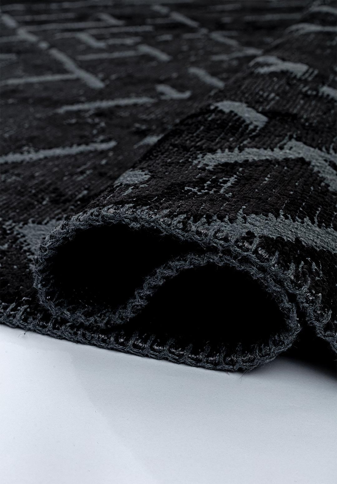 MYSTIQUE BLACK RUG - 2