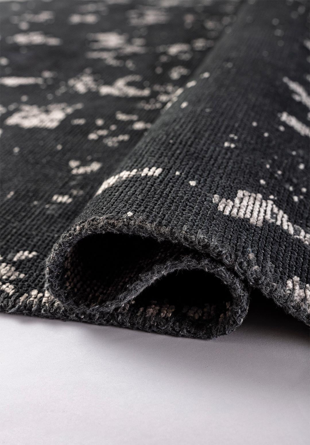 VERONA LIGHT GREY - MATTE BLACK RUG - 2