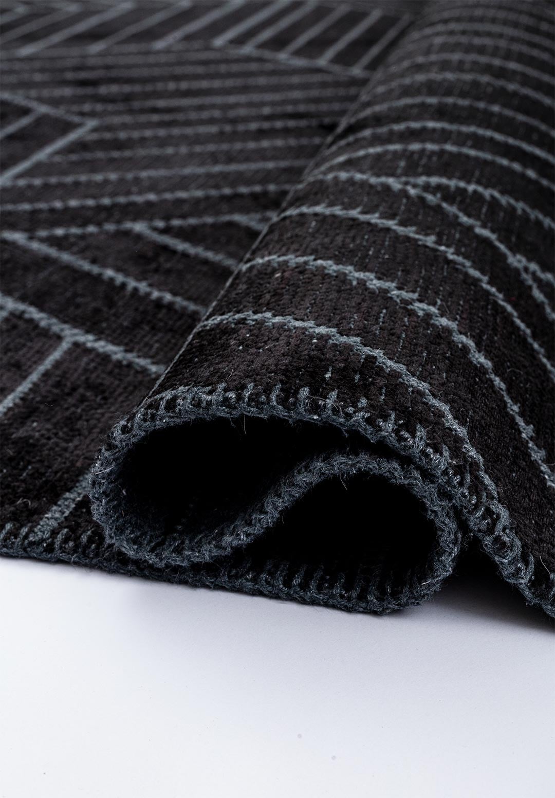 BERGAMO BLACK RUG - 2