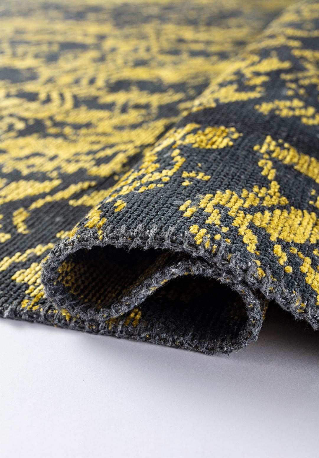 TERAMO MATTE BLACK - YELLOW RUG - 2