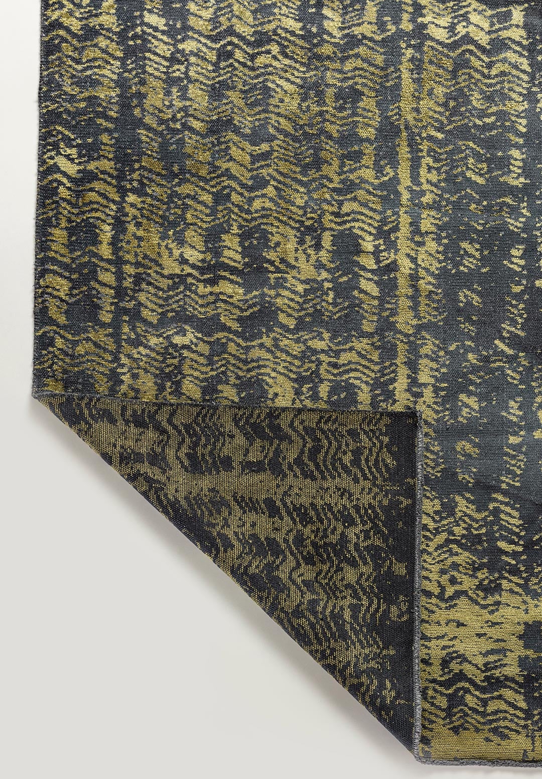TERAMO MATTE BLACK - GREEN RUG - 3