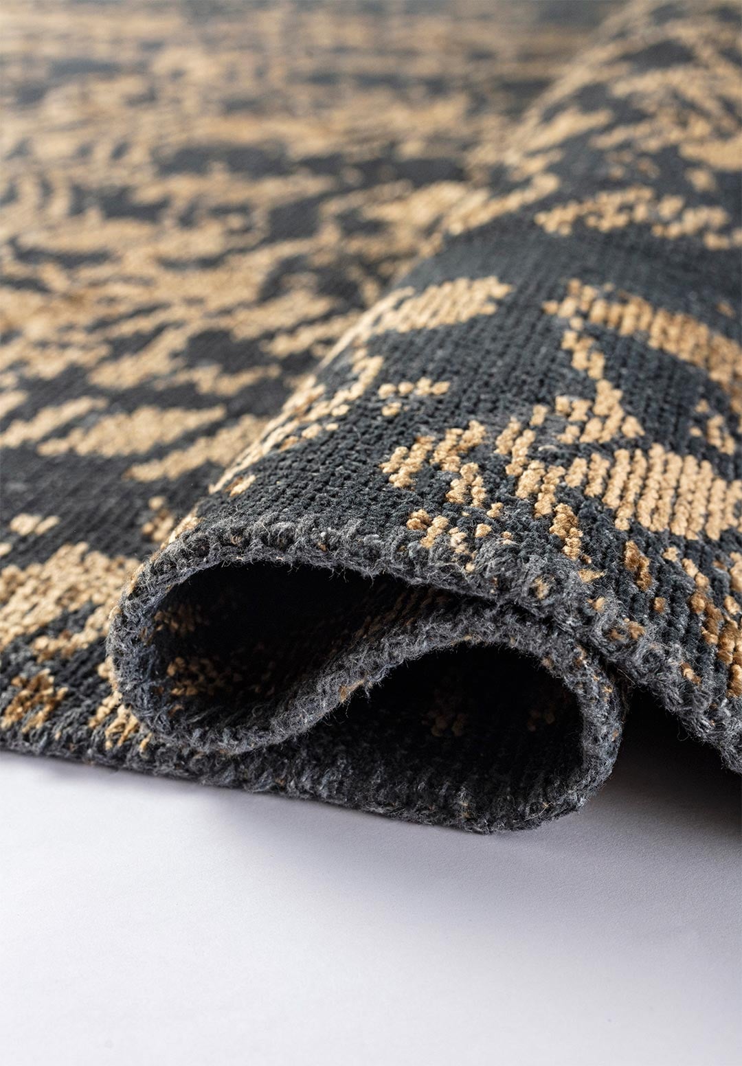 TERAMO MATTE BLACK - LIGHT BROWN RUG - 2