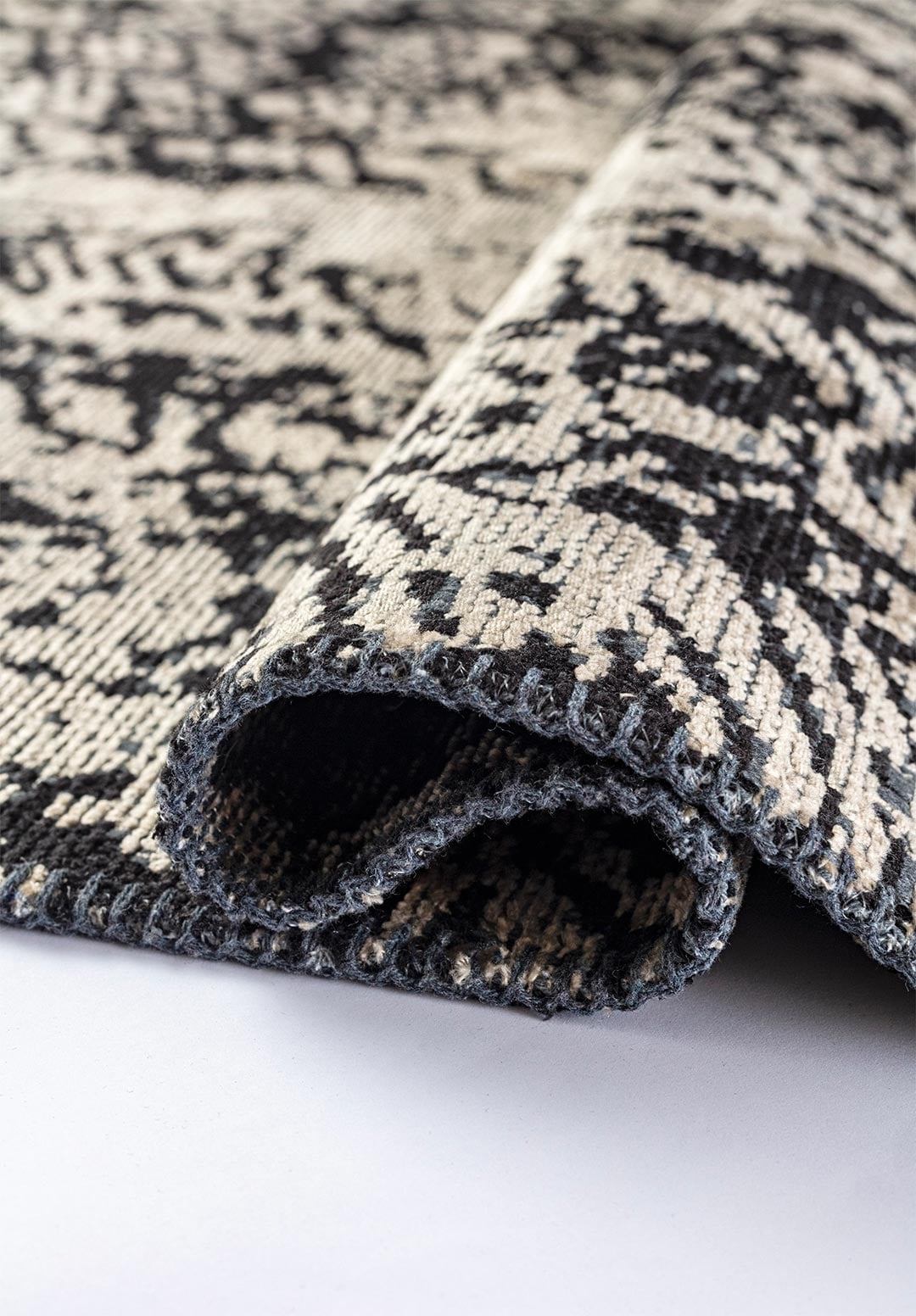 TERAMO BLACK - BEIGE RUG - 2