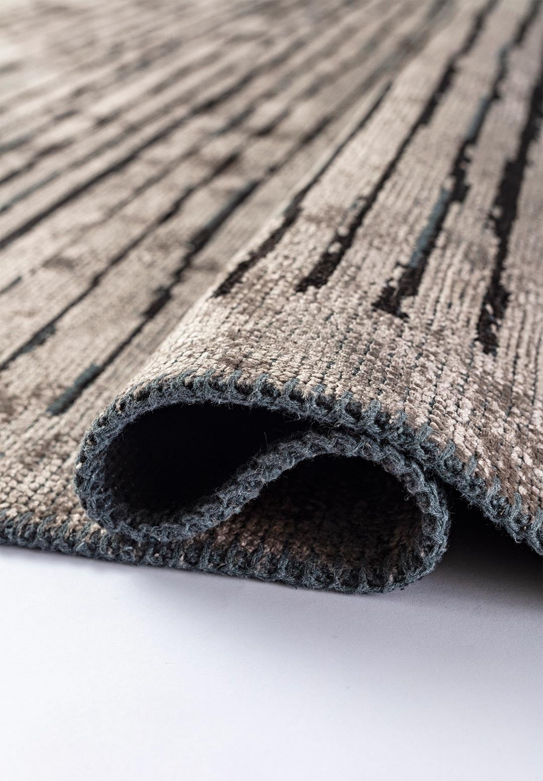 STRIPE BLACK - DARK GREY RUG - 2