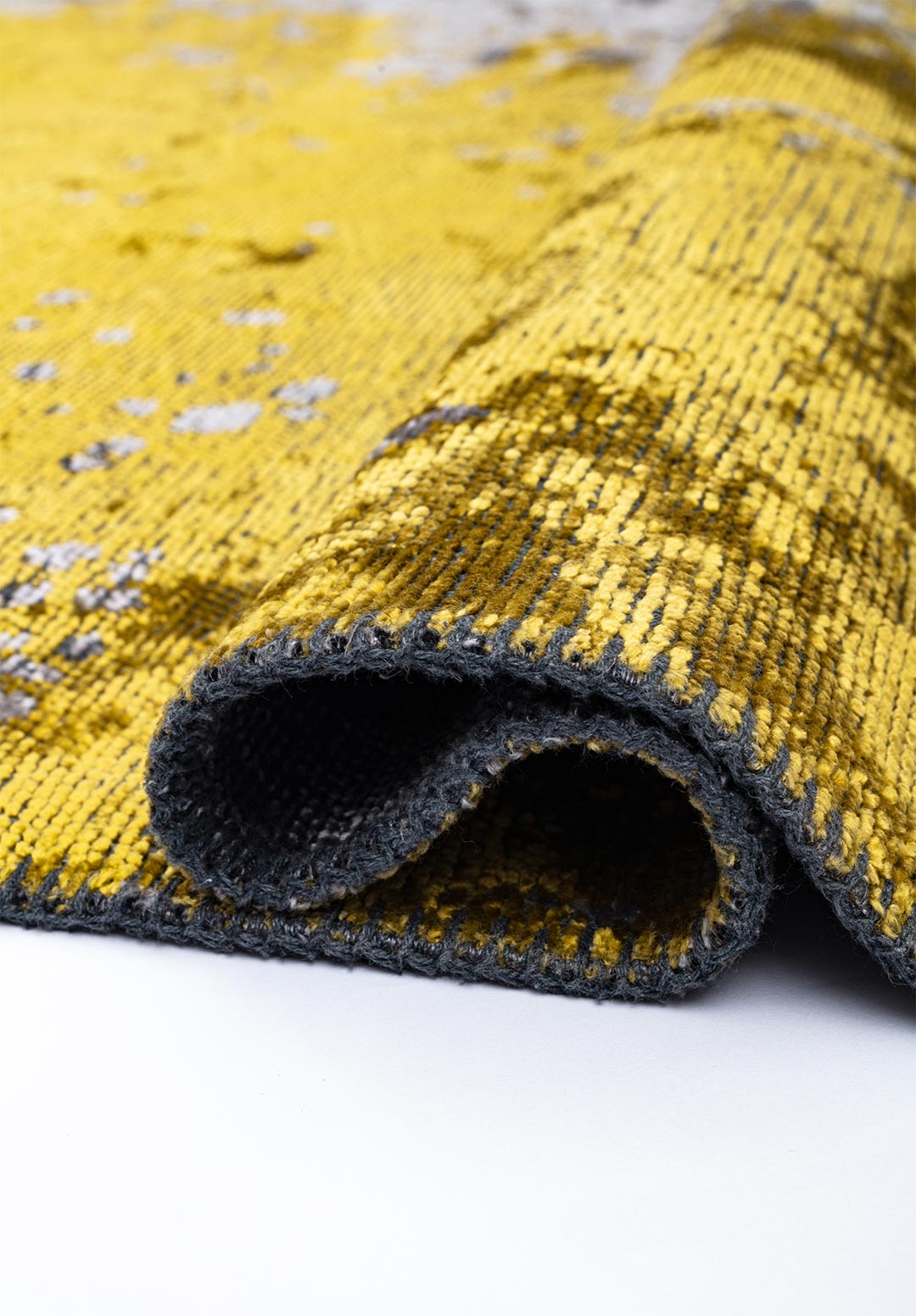 PAINT YELLOW - LIGHT GREY RUG - 2