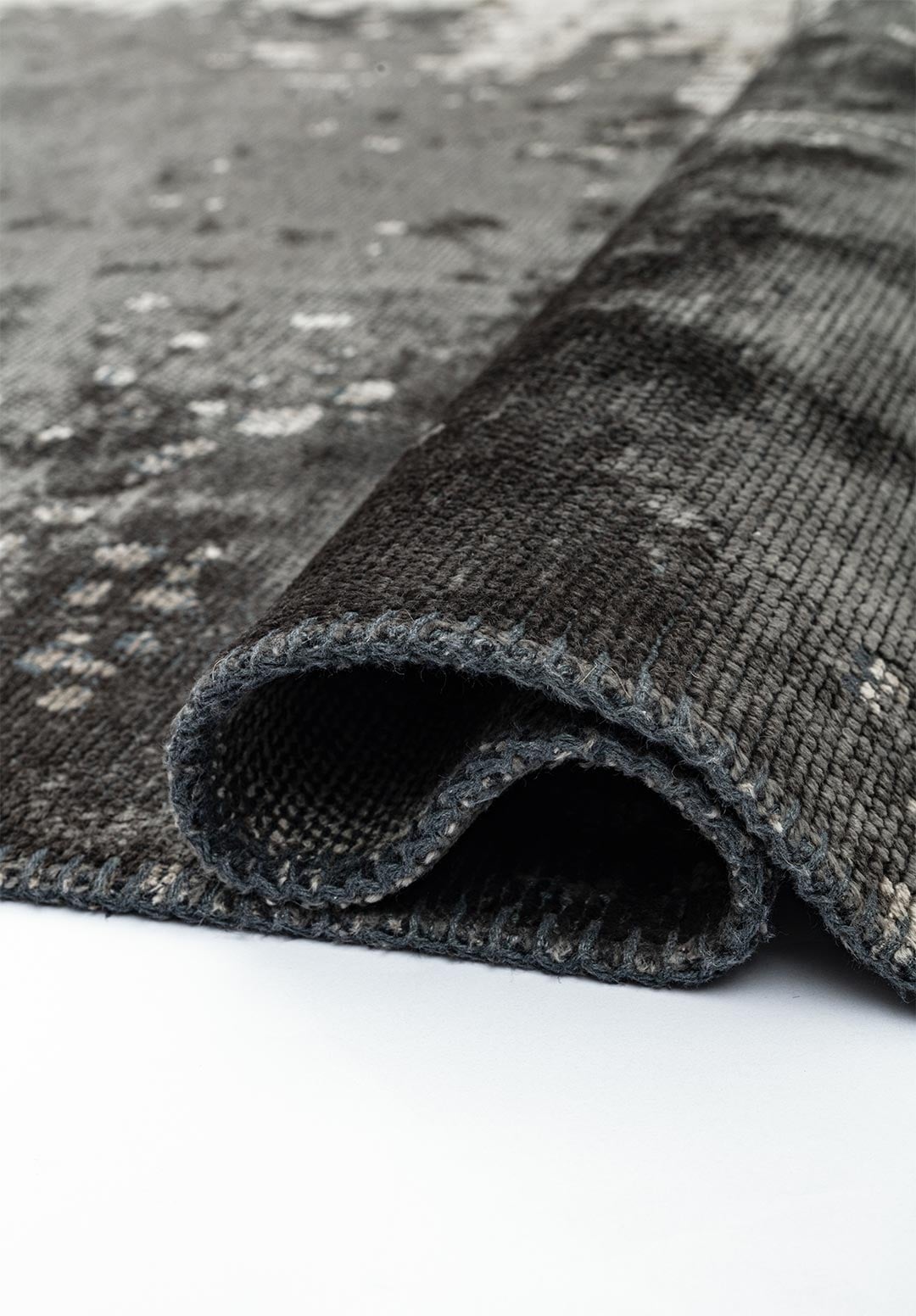 PAINT ANTHRACITE - BEIGE RUG - 2