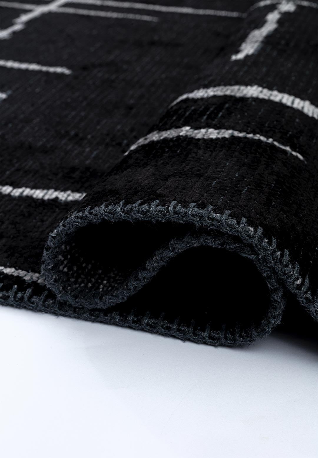 MARK LIGHT GREY - BLACK RUG - 2
