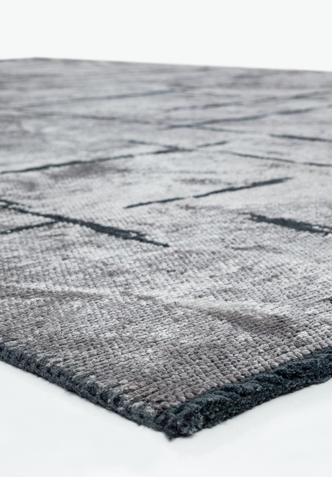 MARK BLACK - LIGHT GREY RUG - 4