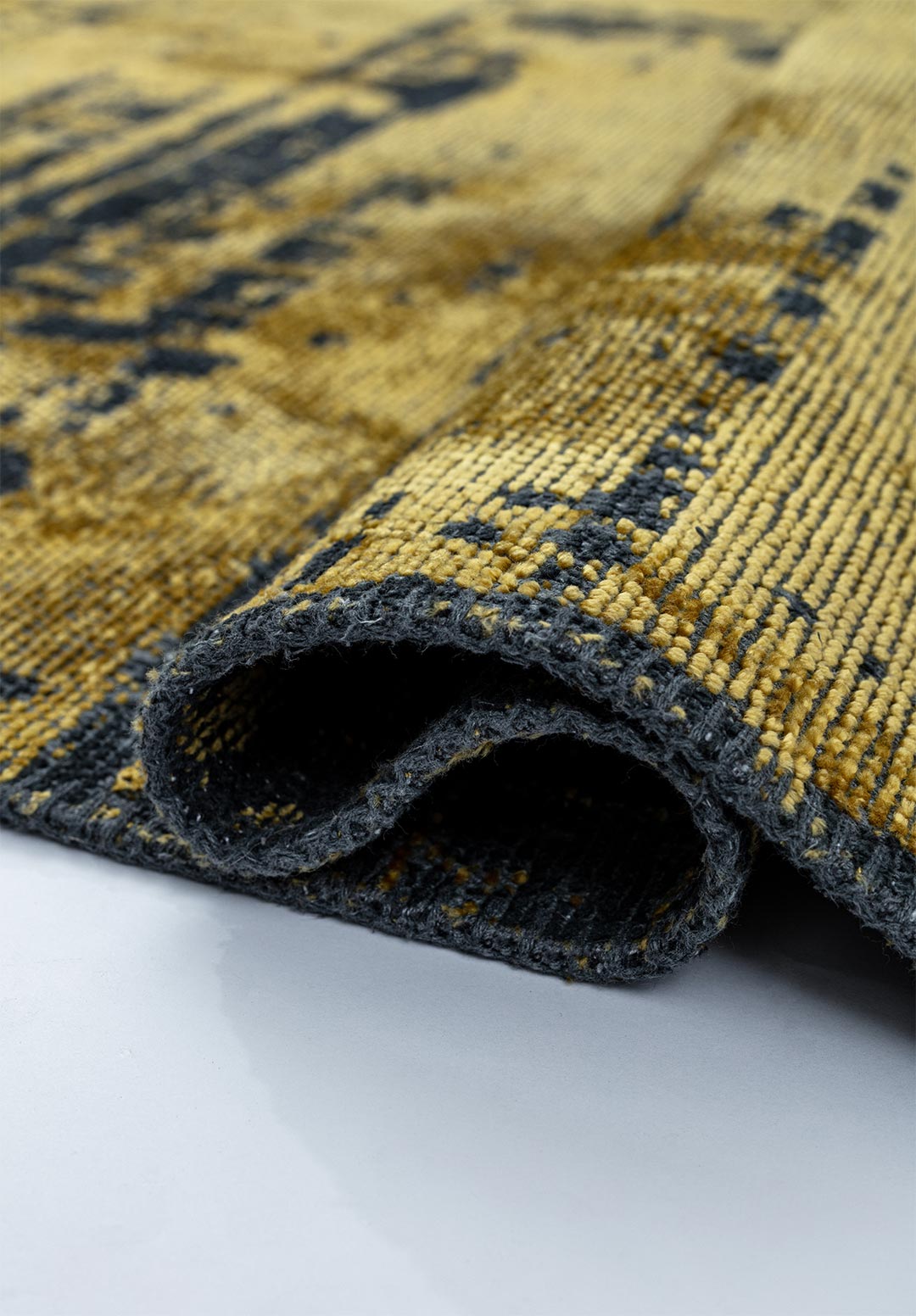 SPACE YELLOW - MATTE BLACK RUG - 2