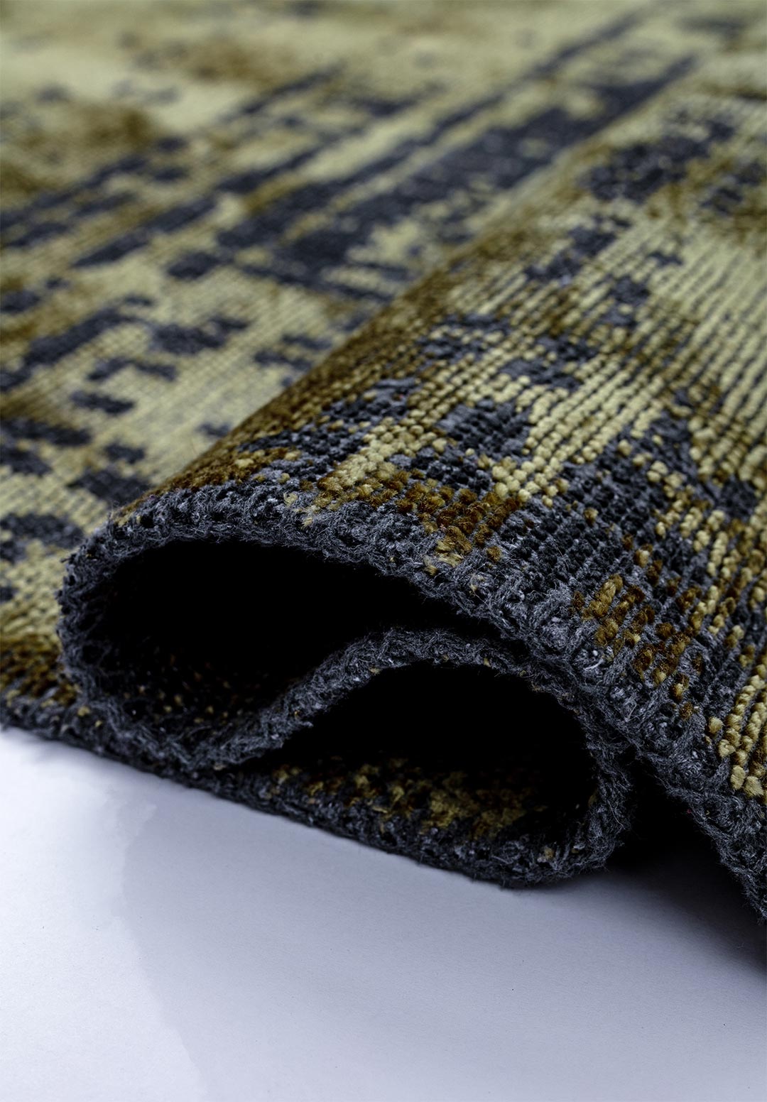 SPACE GREEN - MATTE BLACK RUG - 2