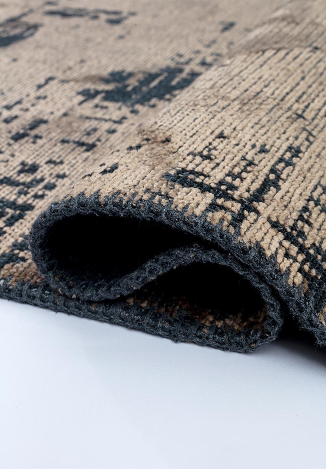 SPACE DARK BEIGE - MATTE BLACK RUG - 2