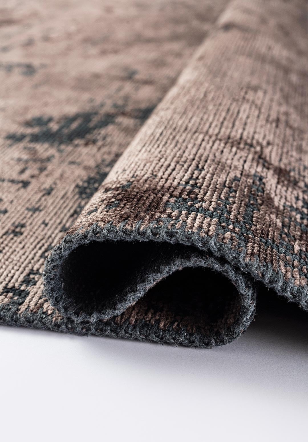 SPACE DARK MINK - MATTE BLACK RUG - 2