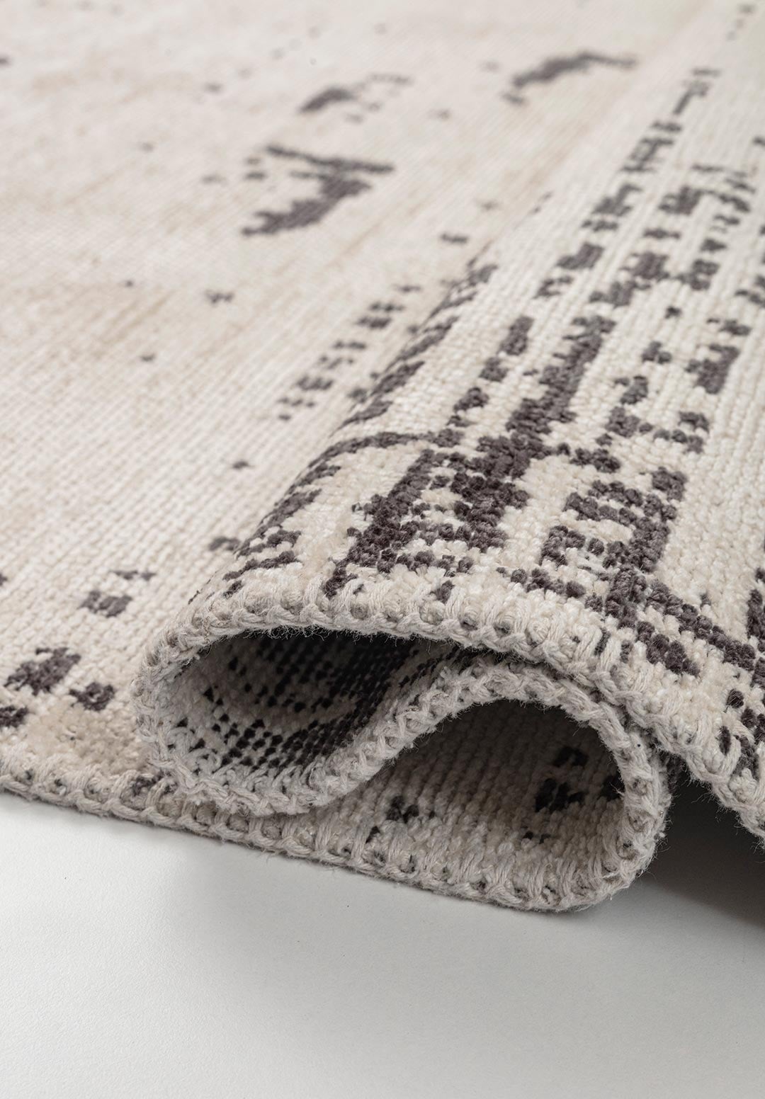 SPACE ECRU - CHARCOAL RUG - 2