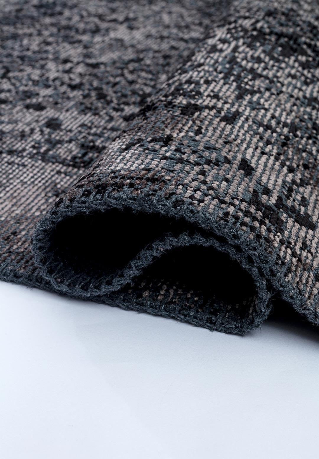 HERITAGE DARK GREY - BLACK RUG - 2