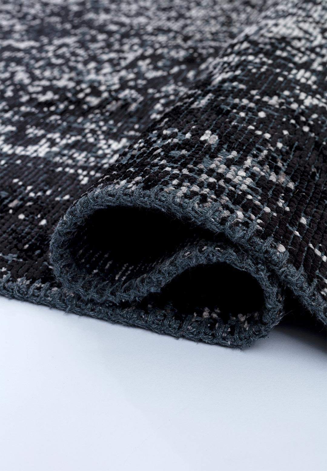HERITAGE BLACK - LIGHT GREY RUG - 2