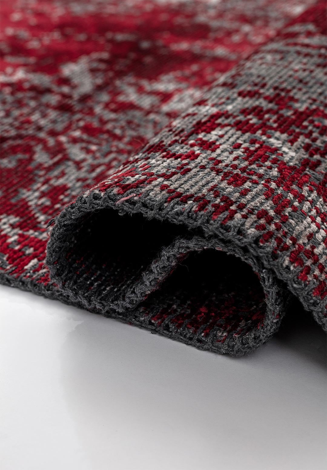 MEDALLION GREY - RED RUG - 2
