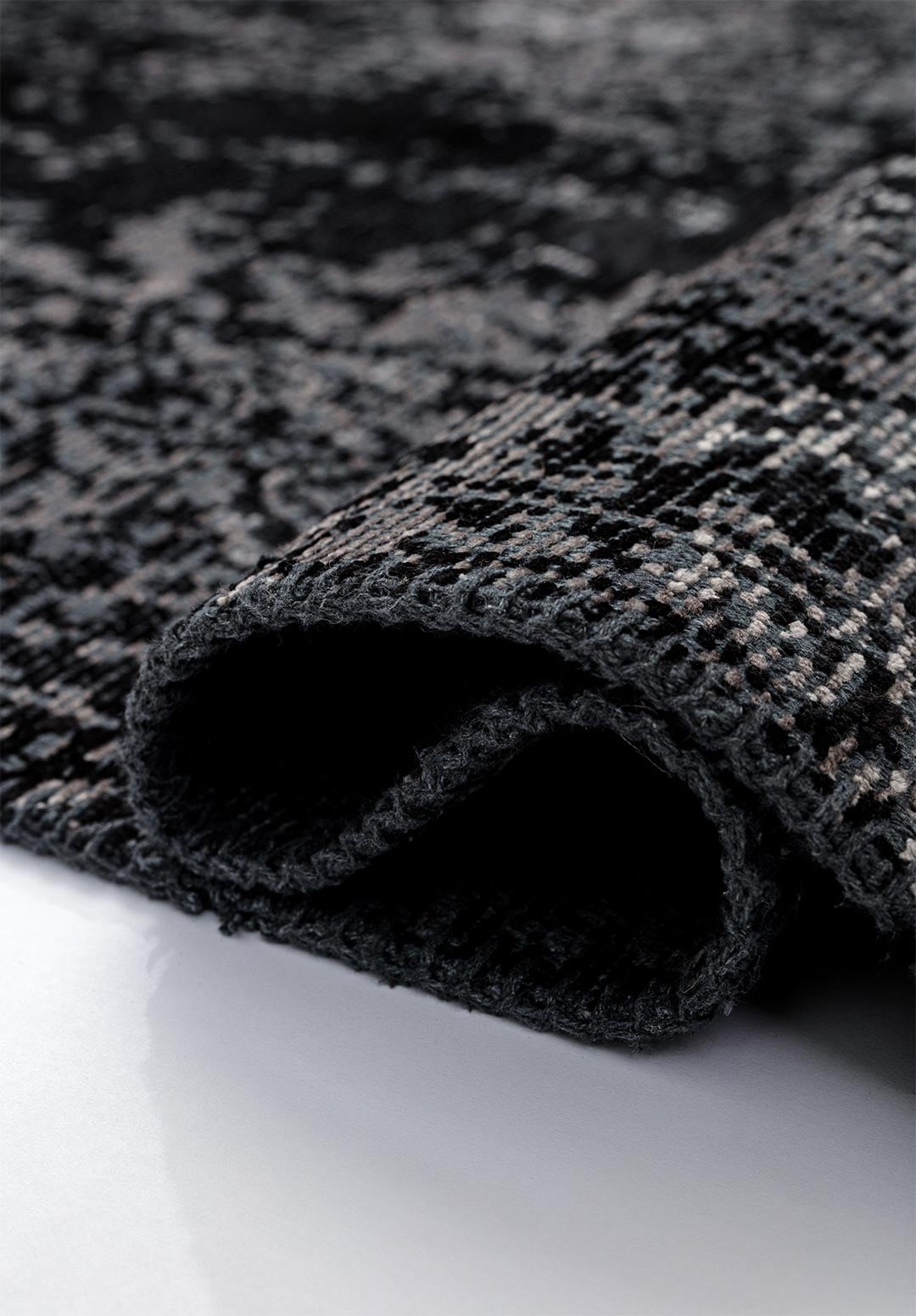 MEDALLION GREY - BLACK RUG - 2
