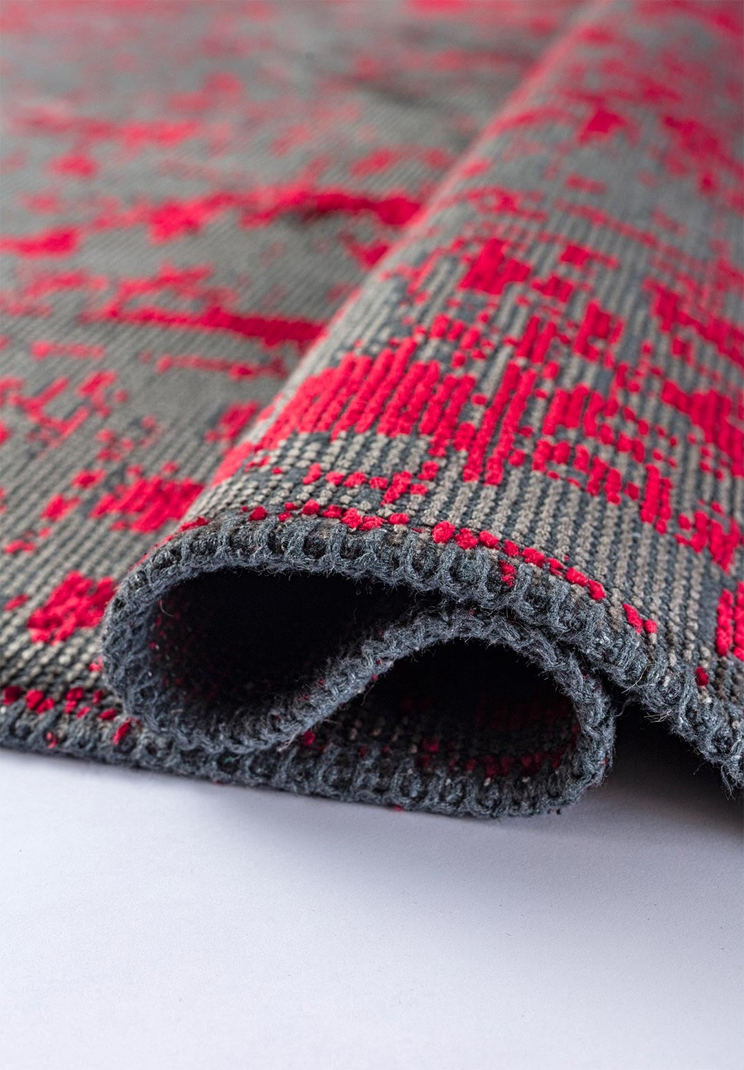 IVY ANTHRACITE - RED RUG - 2