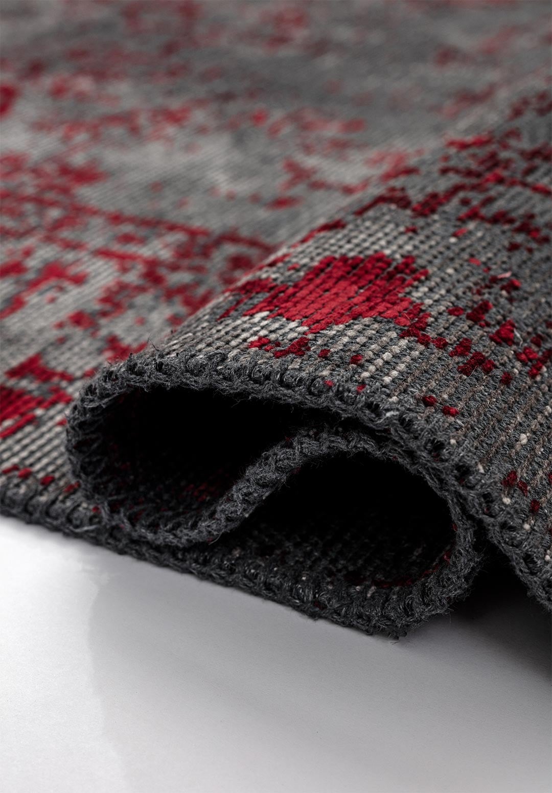 IVY GREY - RED RUG - 2