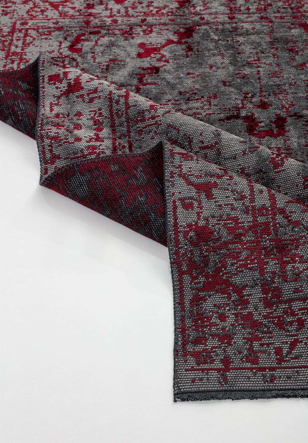 IVY GREY - RED RUG - 4