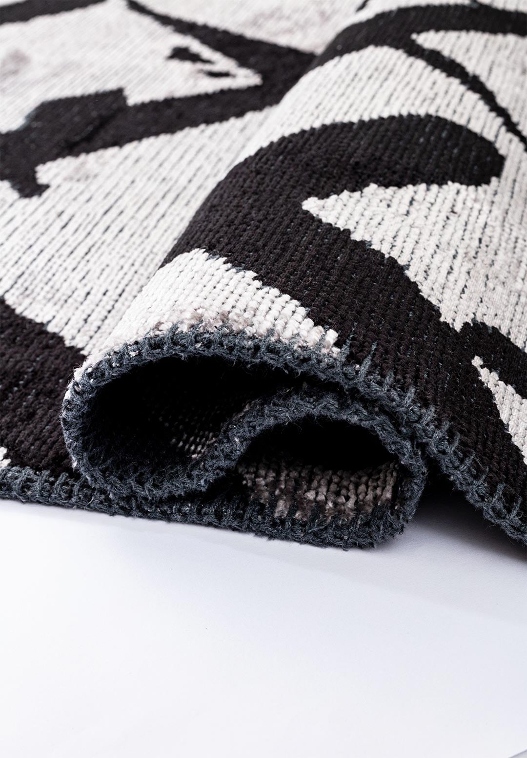 FADE BLACK - LIGHT GREY RUG - 2