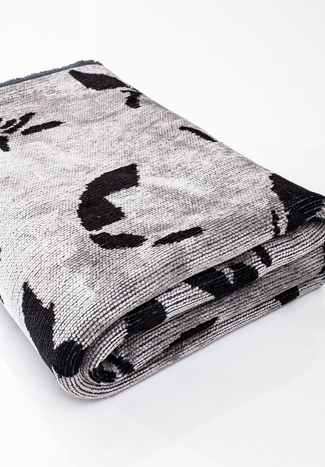 FADE BLACK - LIGHT GREY RUG - 4