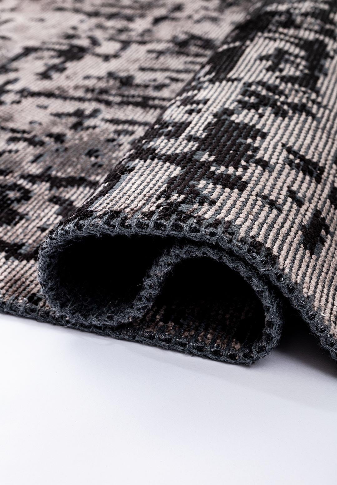 SPARK DARK GREY - BLACK RUG - 2