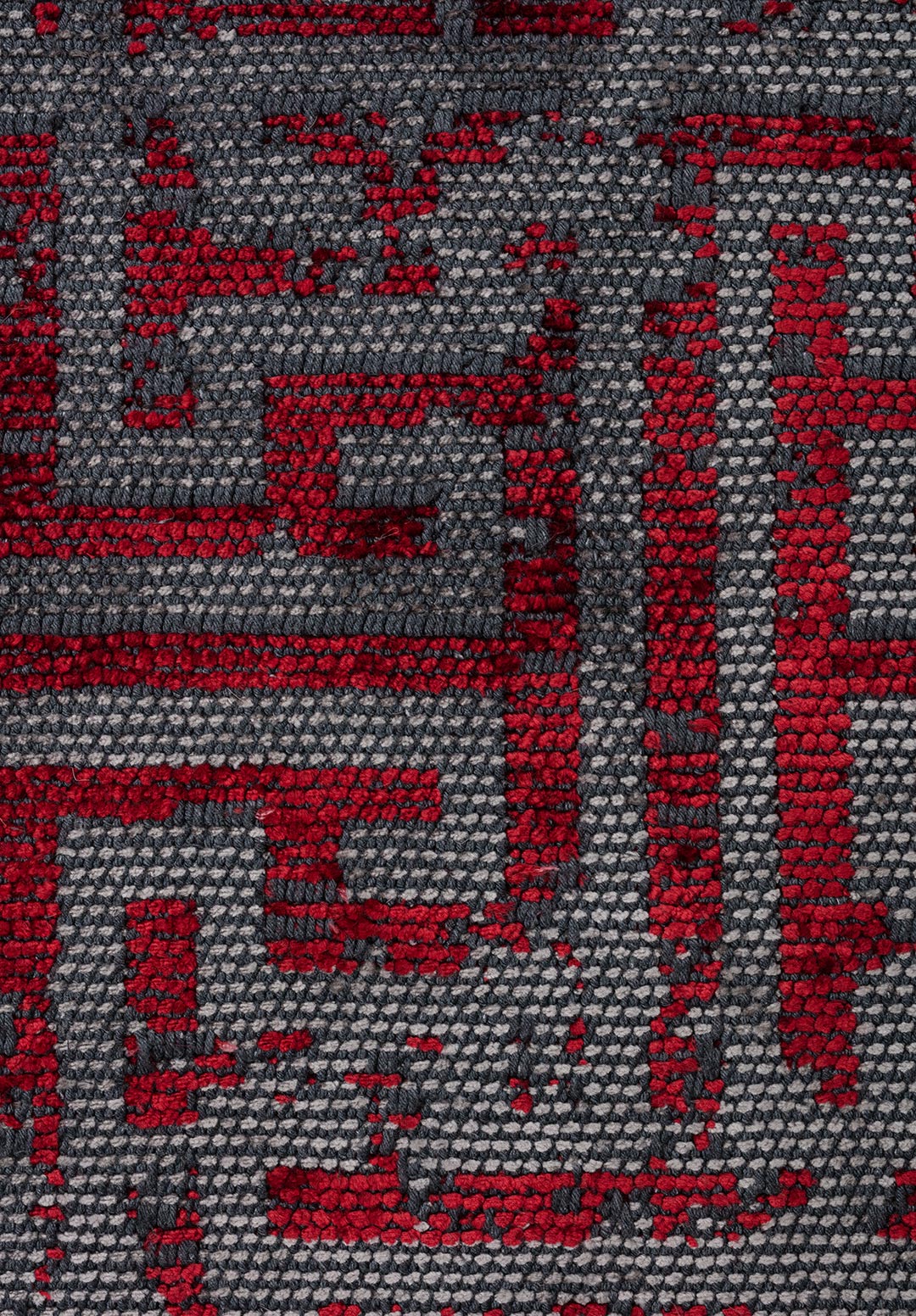 LABYRINTH GREY - RED RUG - 5