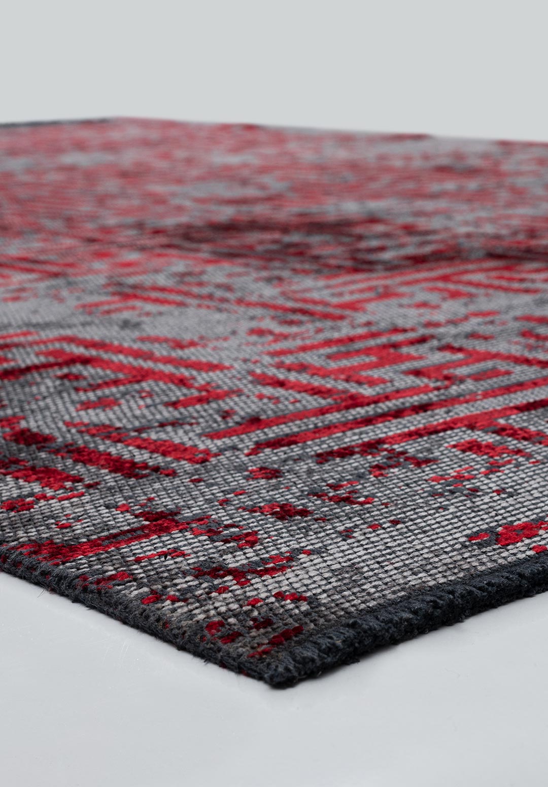 LABYRINTH GREY - RED RUG - 4