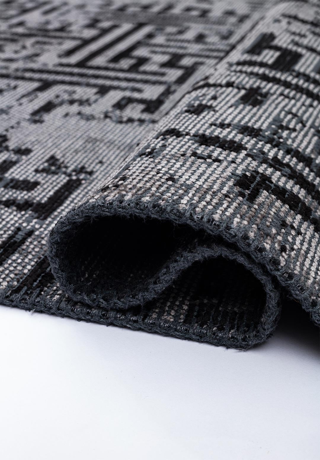 LABYRINTH GREY - BLACK RUG - 2