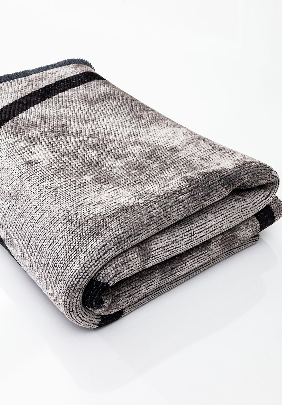 SIGNATURE BLACK - LIGHT GREY RUG - 4