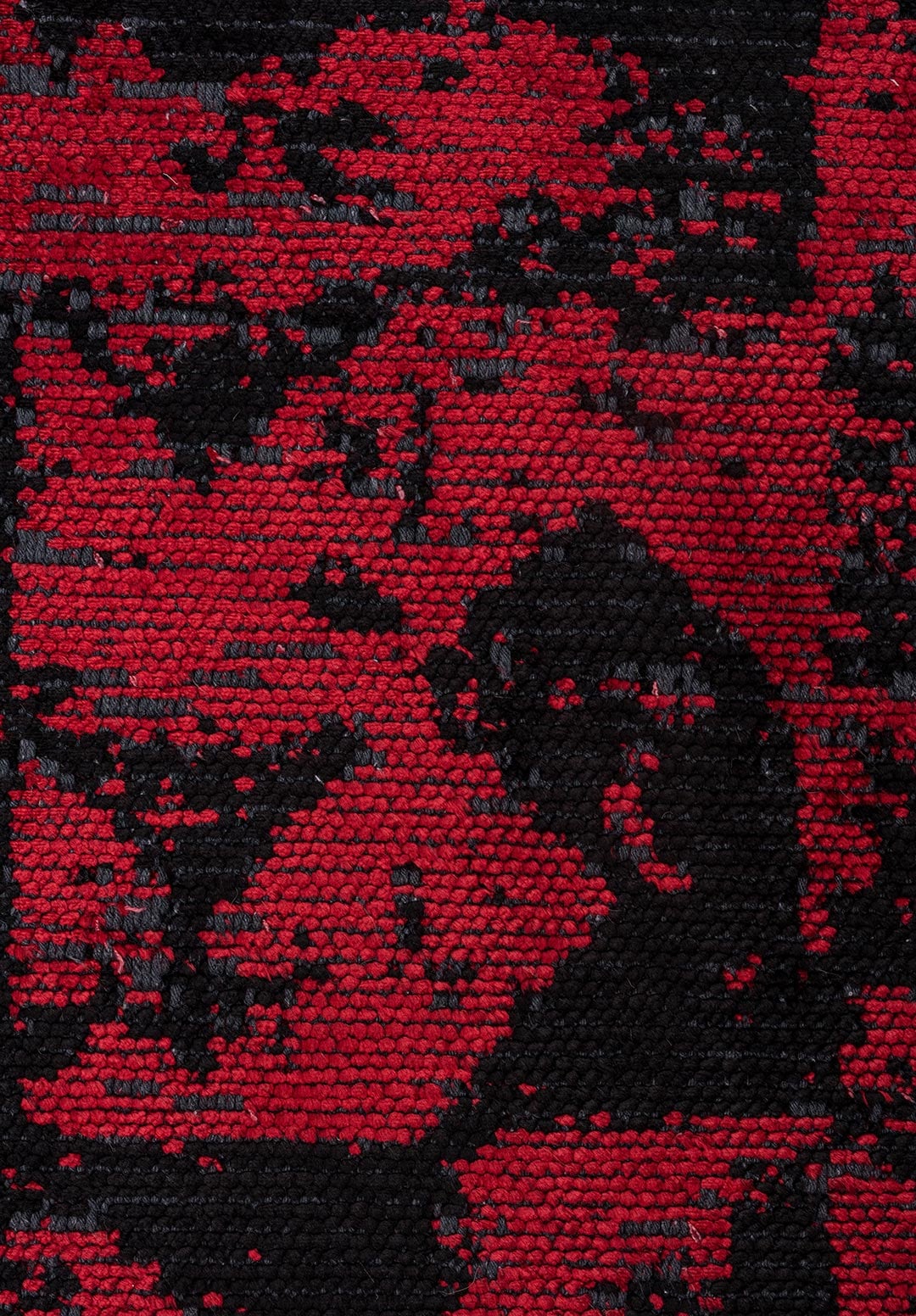 TRIANGLE BLACK - RED RUG - 5