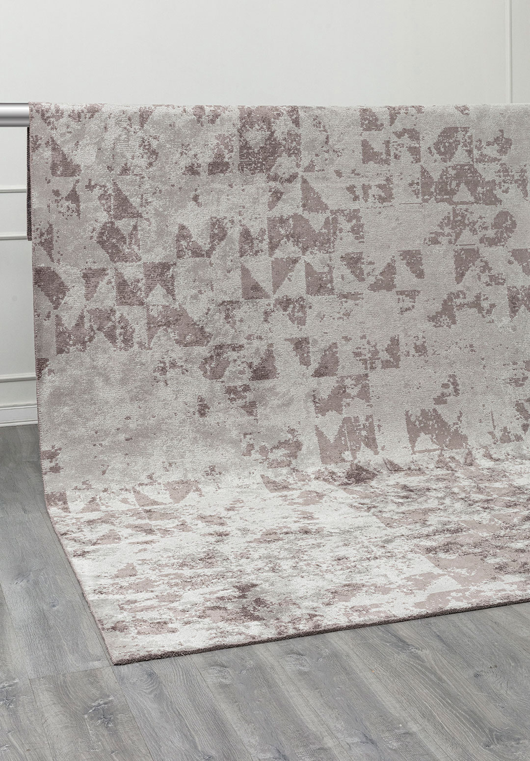 TRIANGLE LIGHT GREY - DARK GREY RUG - 4