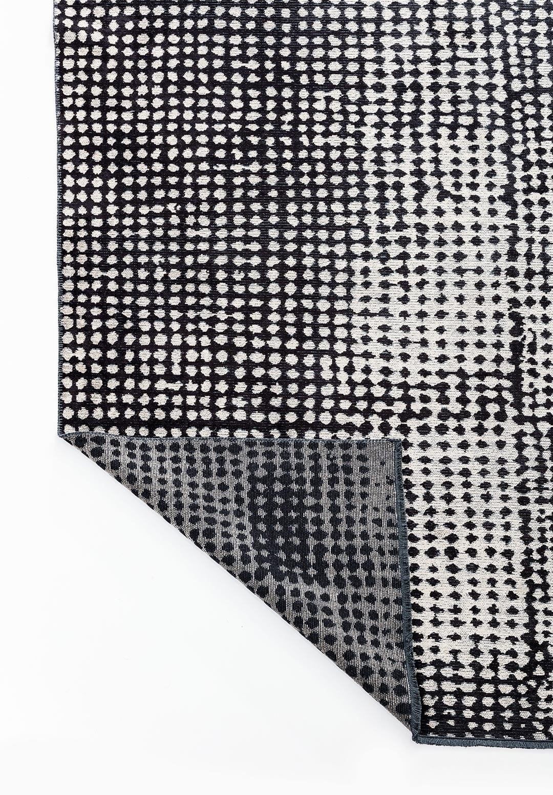 DOTS BLACK - CREAM RUG - 3