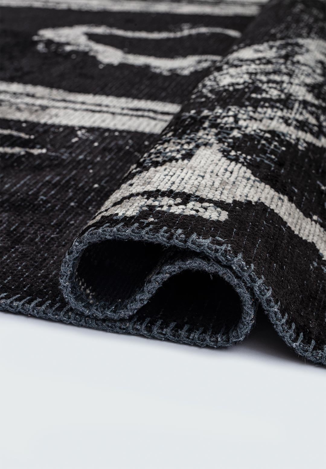 SMOKE CREAM - BLACK RUG - 2