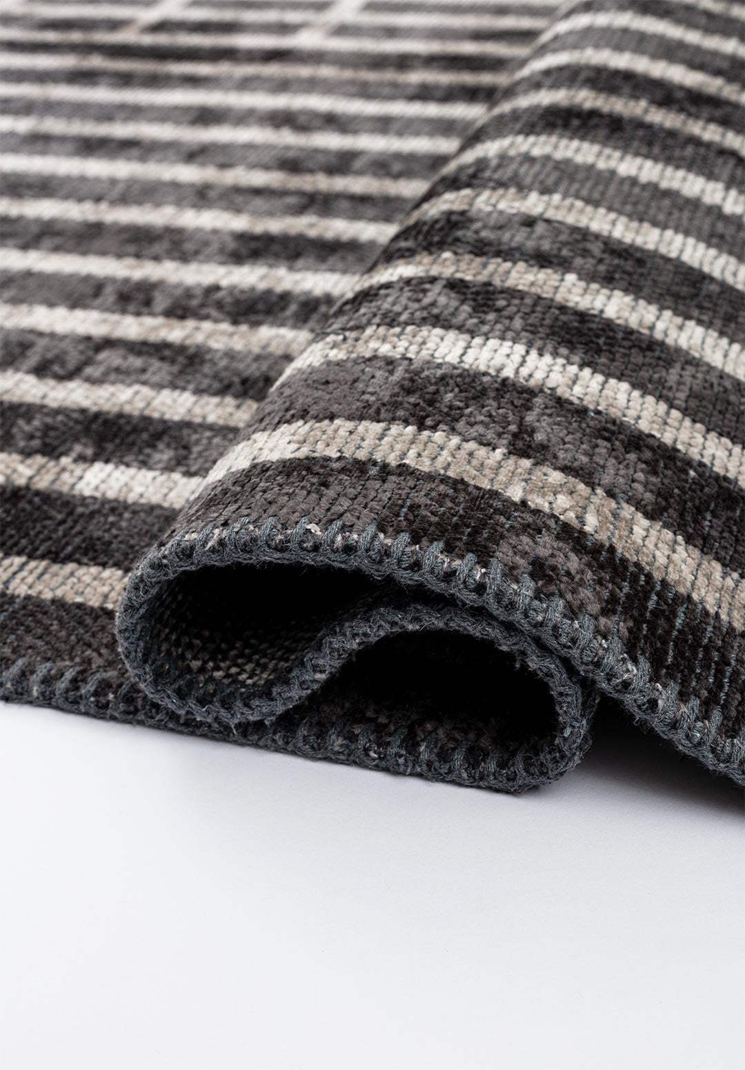 PLAID CHARCOAL - GREY RUG - 2