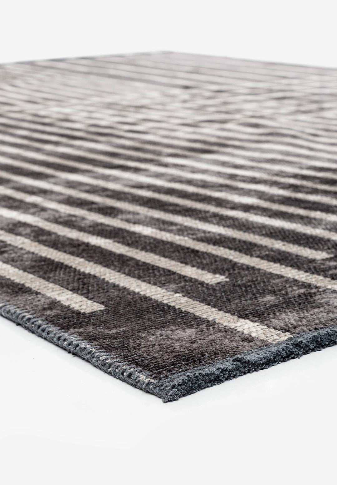 PLAID CHARCOAL - GREY RUG - 4