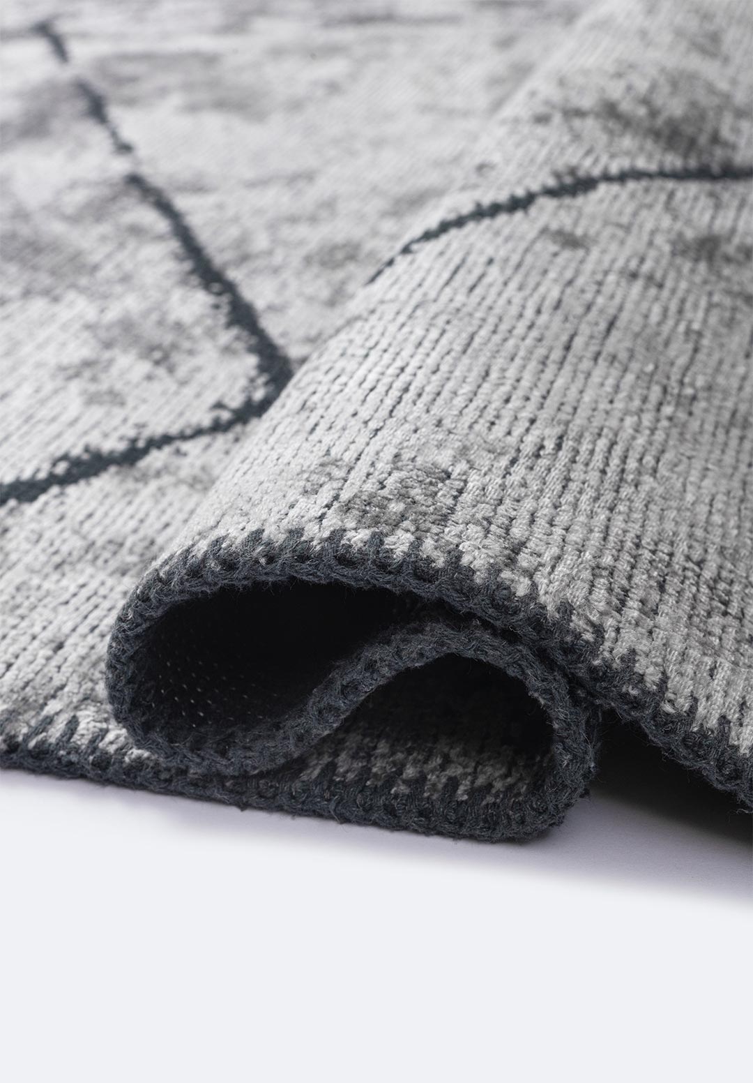 SPIDER MATTE BLACK - LIGHT GREY RUG - 2