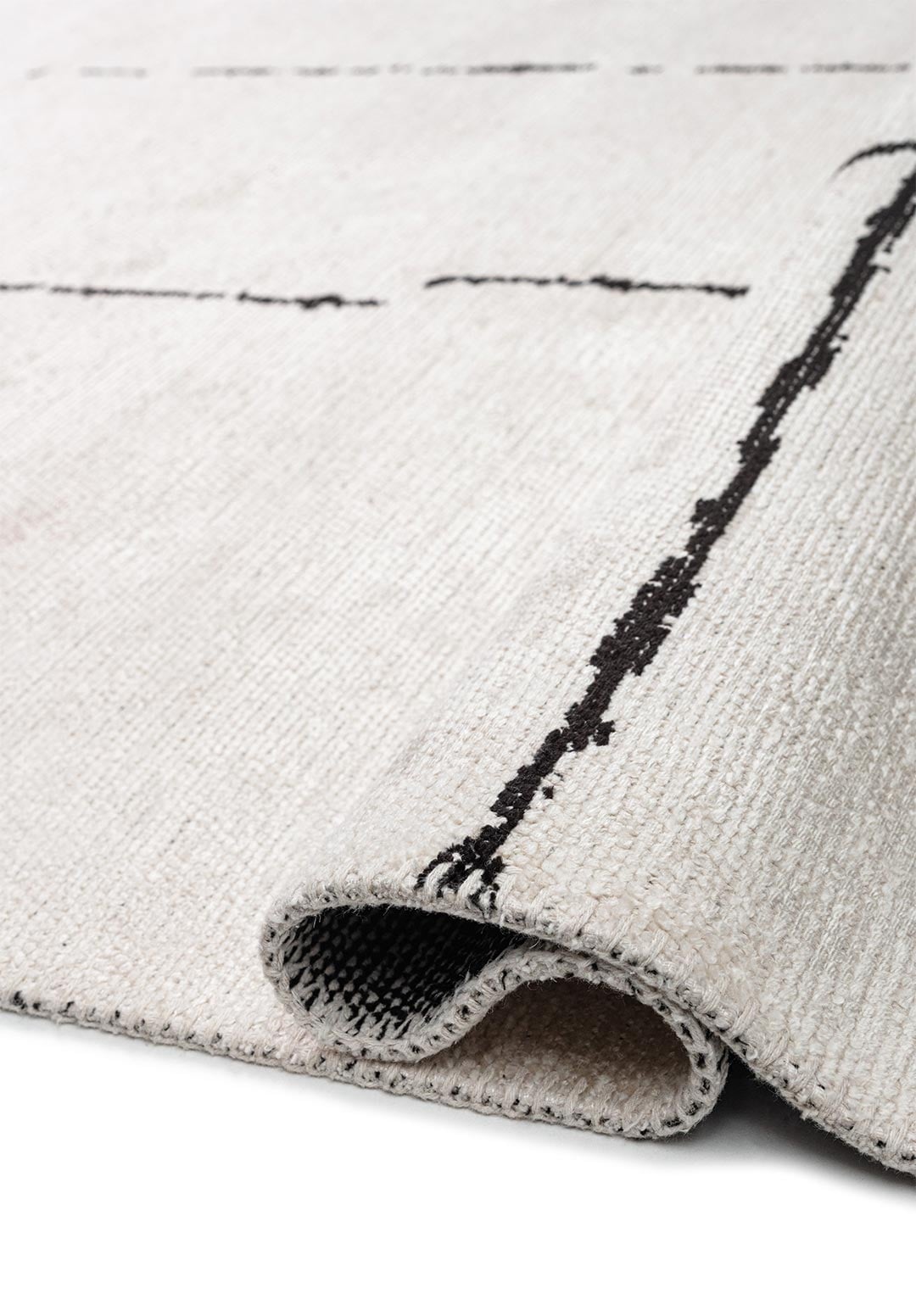SCRATCH BLACK - ECRU RUG - 2